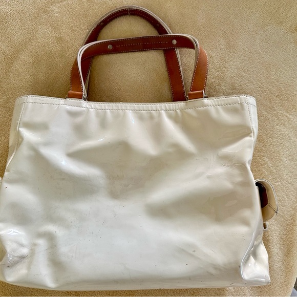 Kate Spade New York patent leather snap tote with zippered pockets- beautiful! - Picture 11 of 13